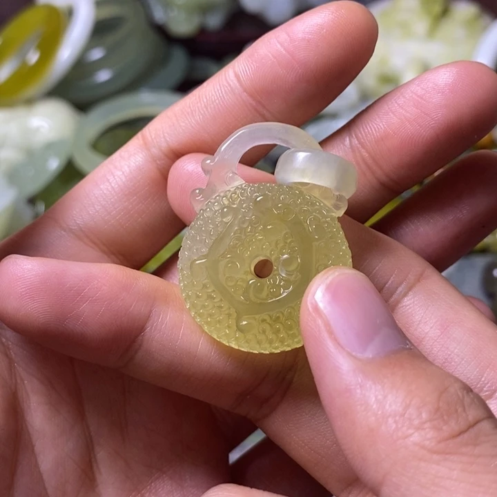 岫玉岫玉颈饰未镶嵌