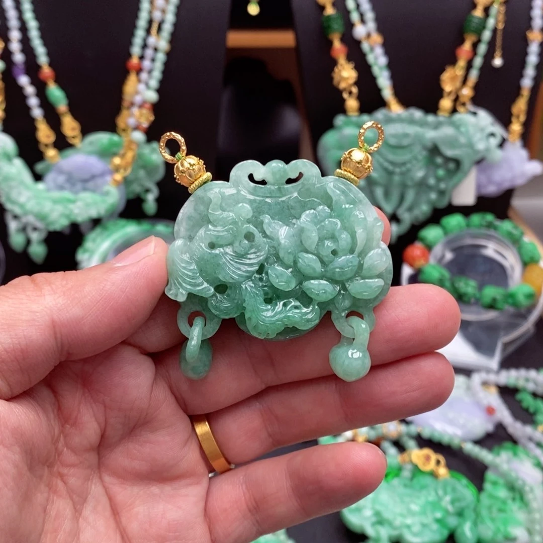 翡翠未镶嵌颈饰翡翠吊坠