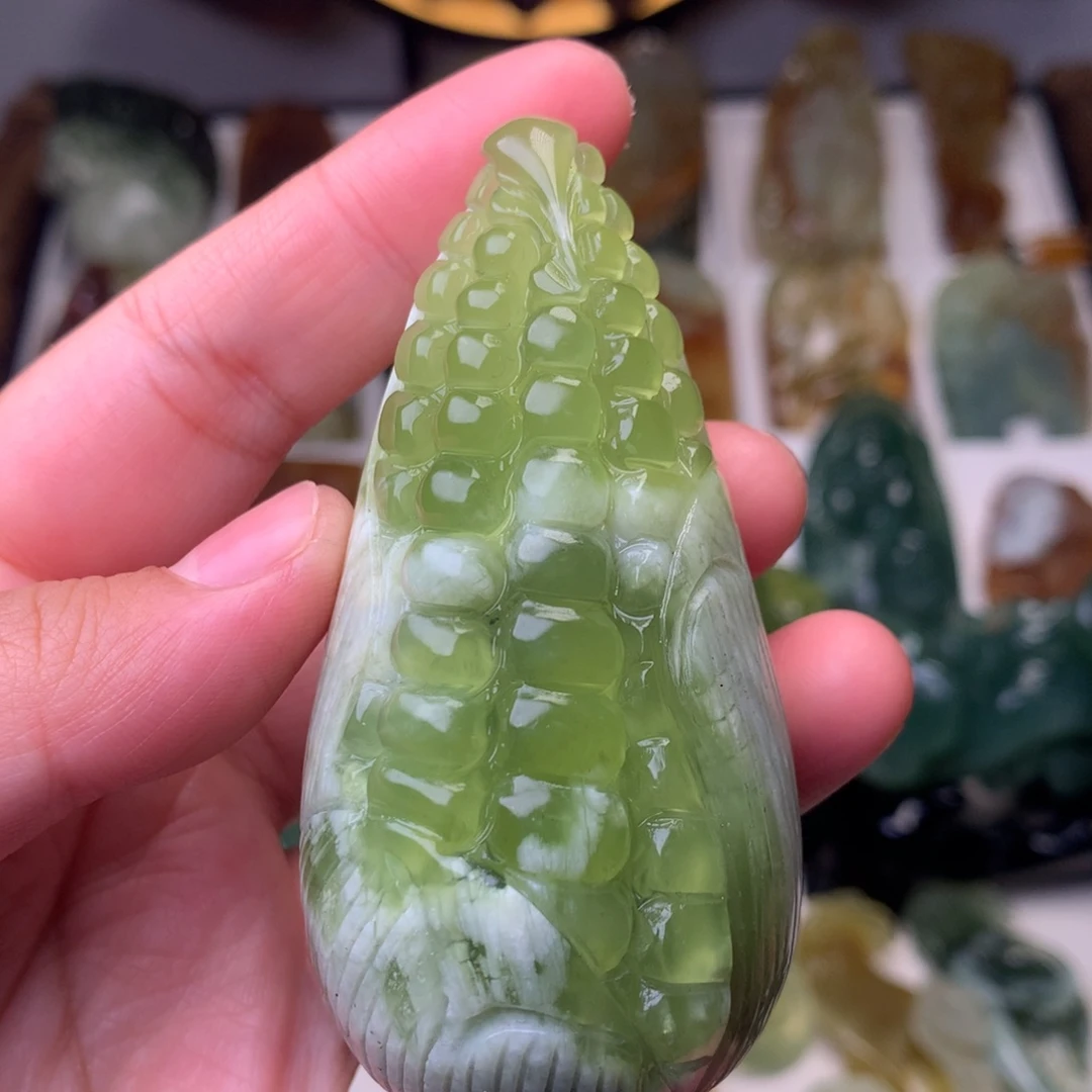 岫玉手把件玉米未镶嵌