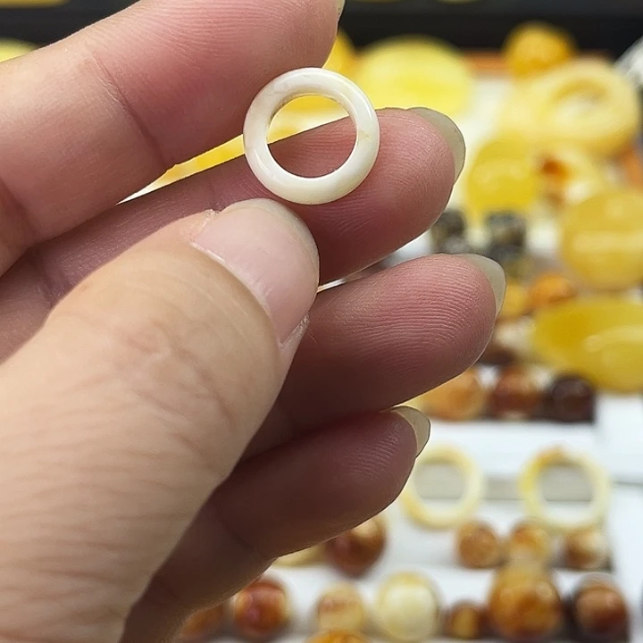 二***纸琥珀颈饰未镶嵌60