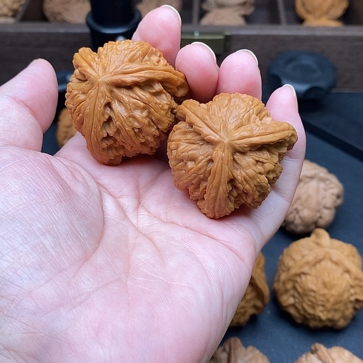 豐***轩把件文玩核桃白奔
