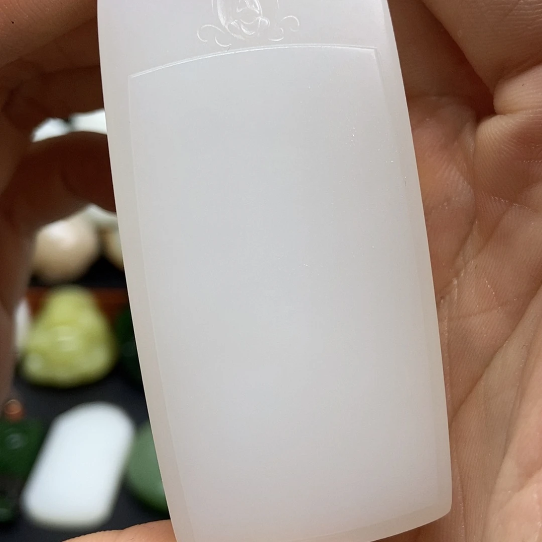 未镶嵌和田玉（糖玉）挂件
