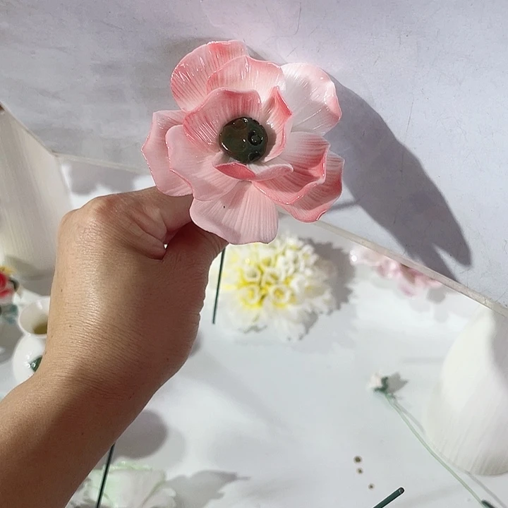 摆件德化工厂陶瓷手工捏花