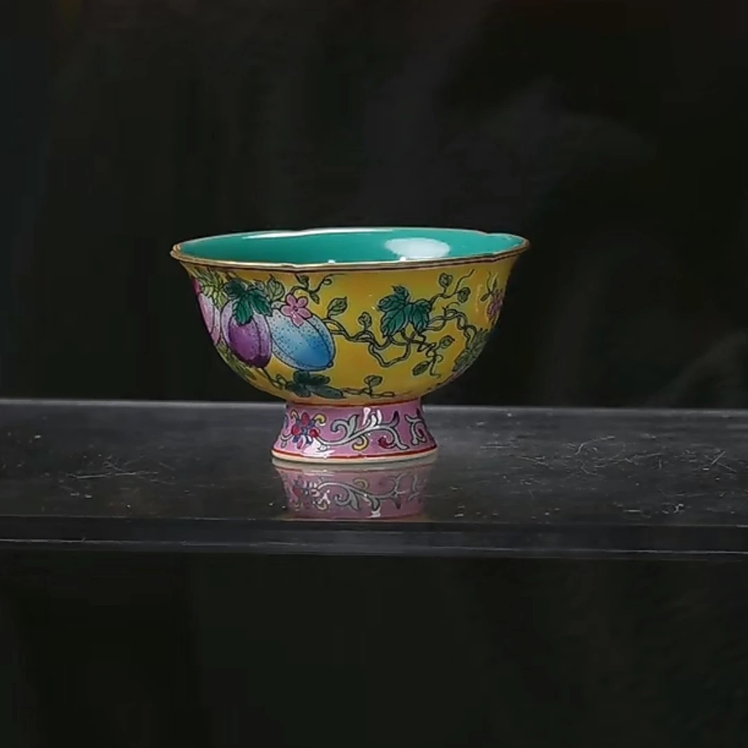 X粉彩瓜瓞绵绵纹高足杯