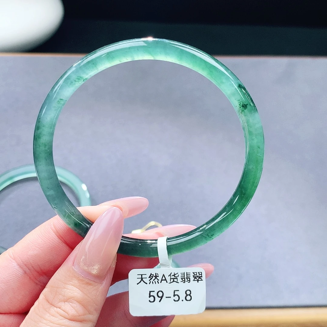 未镶嵌手镯（圆镯）翡翠