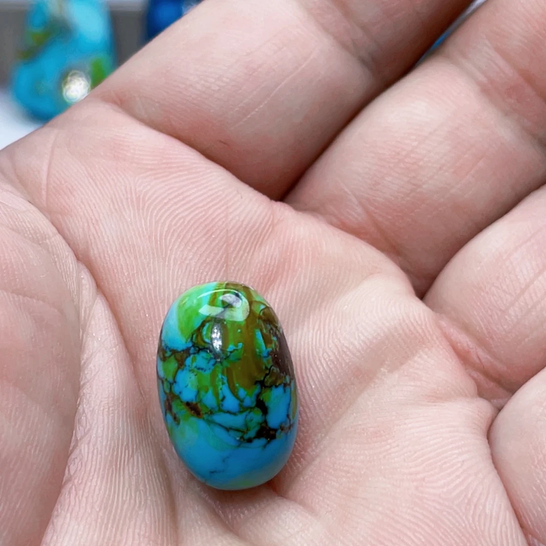 绿松石未镶嵌颈饰