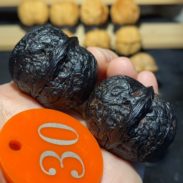 核桃地闷元宝35尺寸核桃