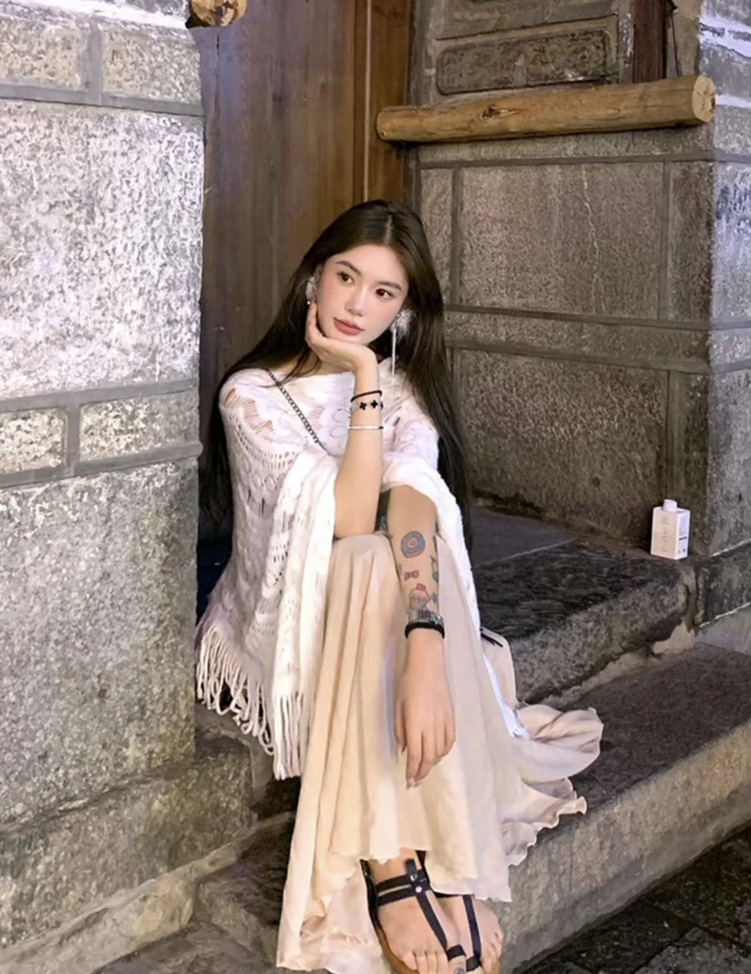 云南大理丽江旅游保暖不规则斗篷镂空套头针织衫百搭仙美流苏外搭