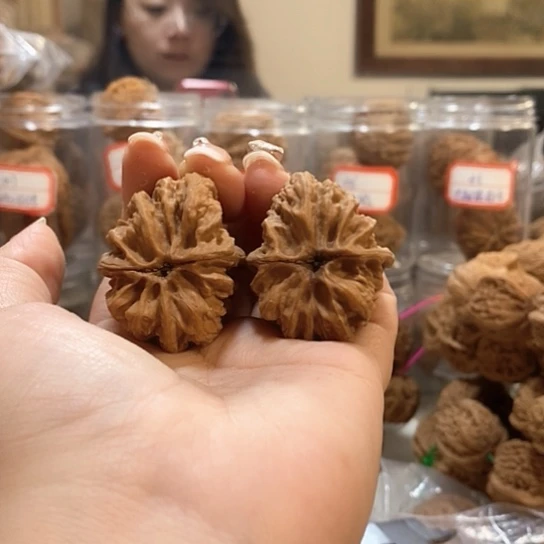 文玩核桃吊坠34平谷方块有修