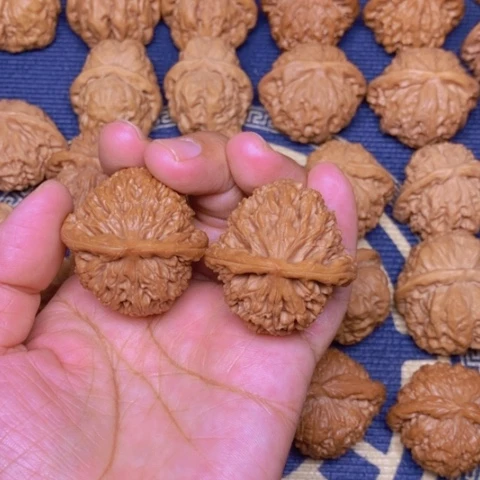 【闪购商品】文玩核桃吊坠就****你水龙40