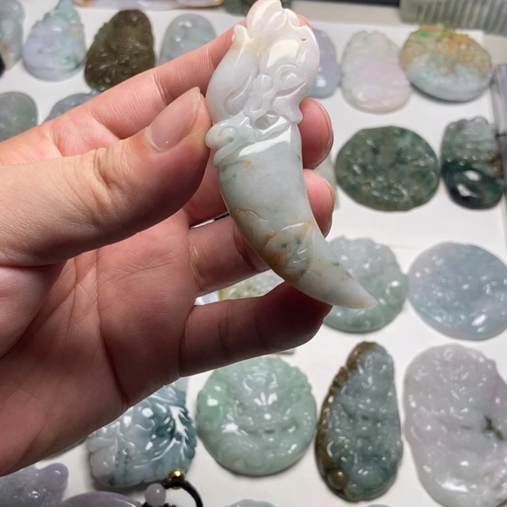 颈饰未镶嵌翡翠龙牙55