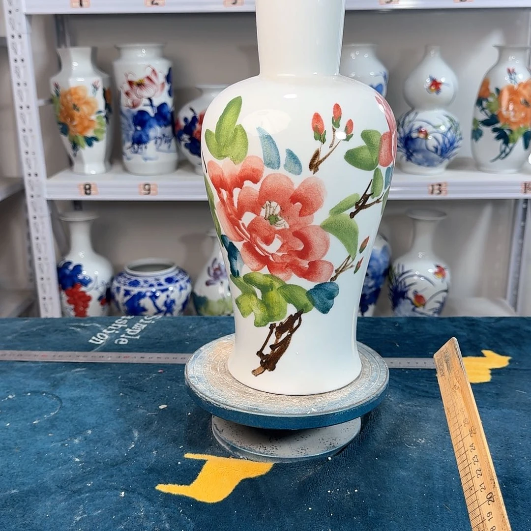 摆件景德镇陶瓷直红绿牡