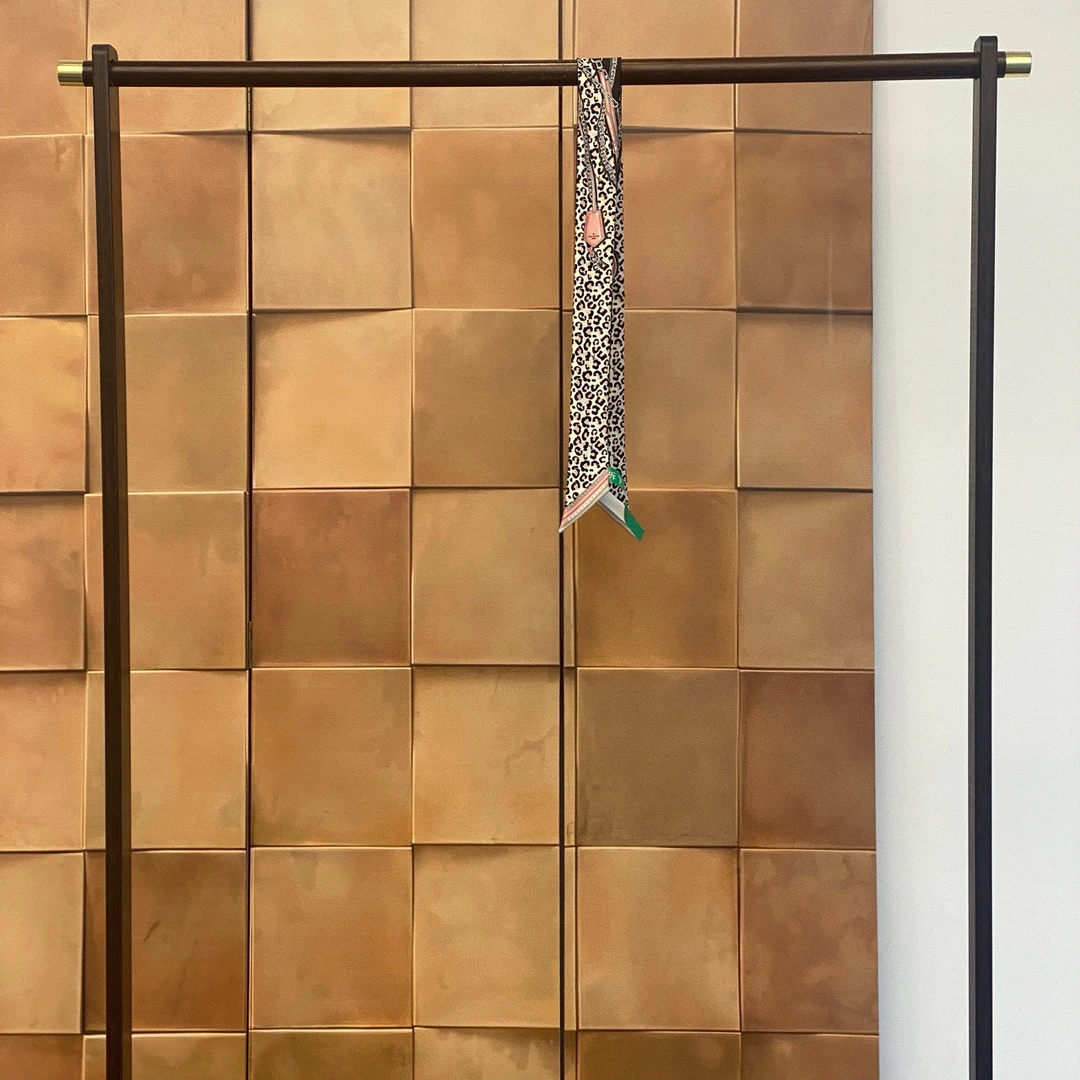 99新 LouisVuitton/路易威登 三花链条豹纹丝巾/98新/27956