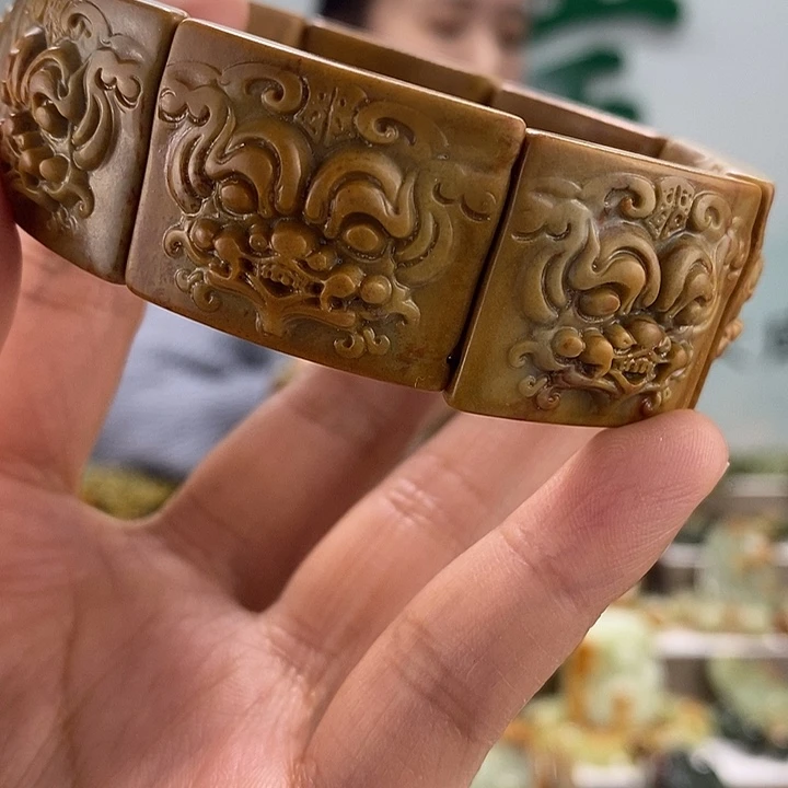 透闪石质玉手牌未镶嵌