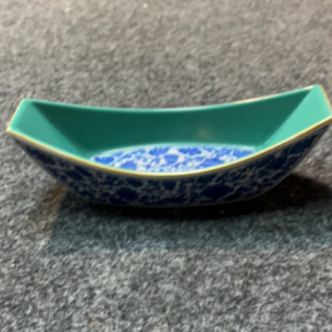 青花缠枝茶船手绘