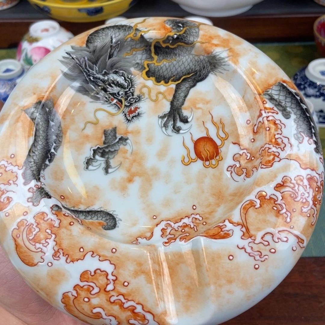 陶瓷的设计师是一个人
