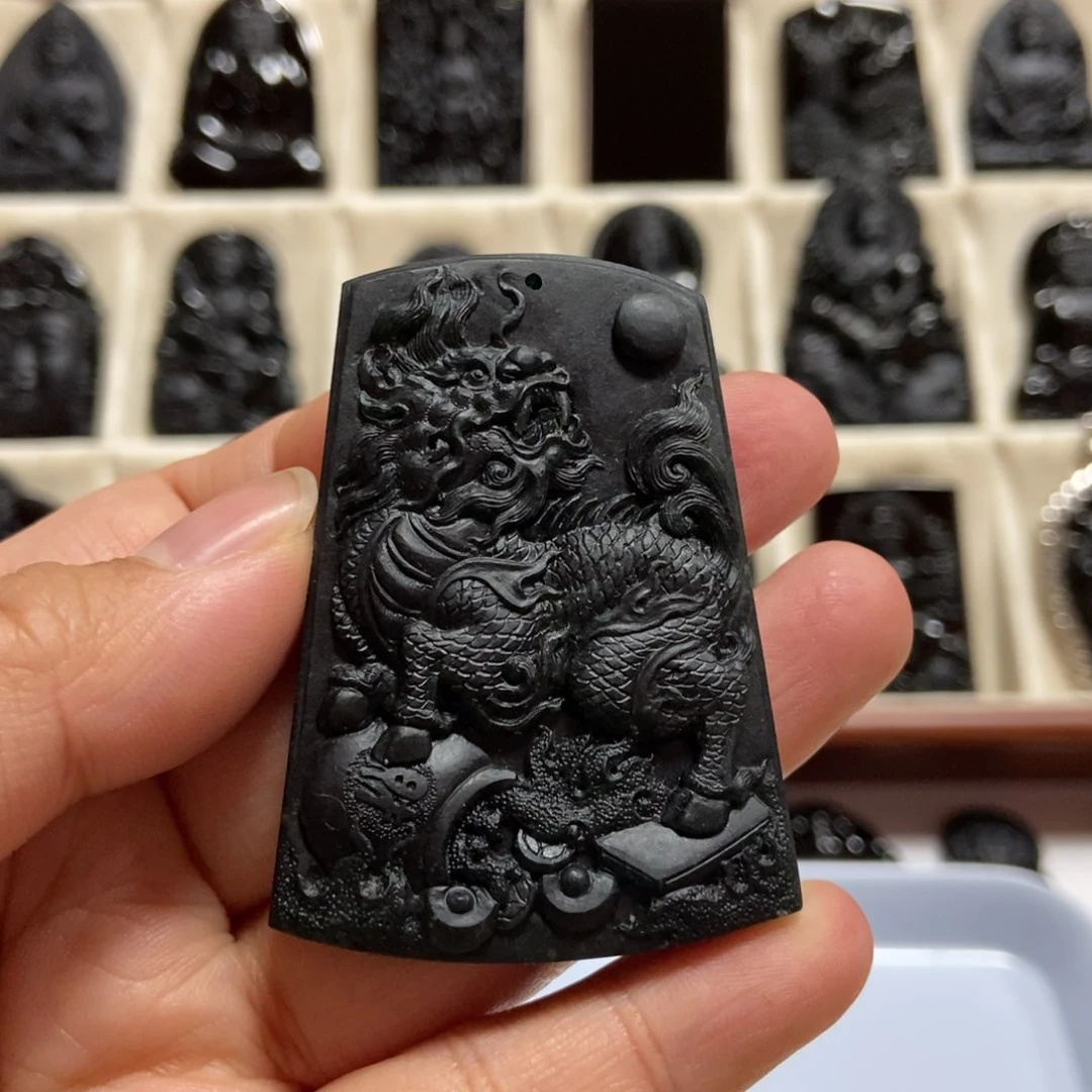 翡翠颈饰未镶嵌d****1麒麟