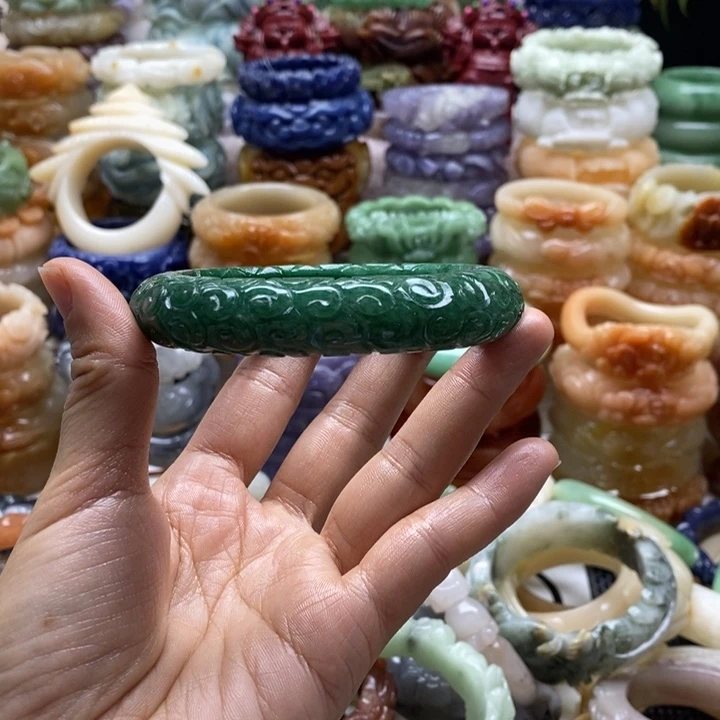 石英岩玉未镶嵌手镯圈口63.6