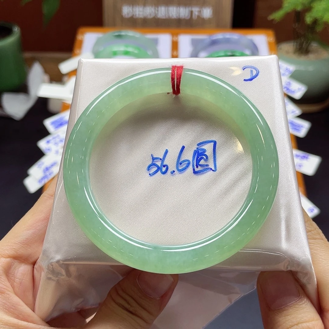 翡翠未镶嵌手镯42 号