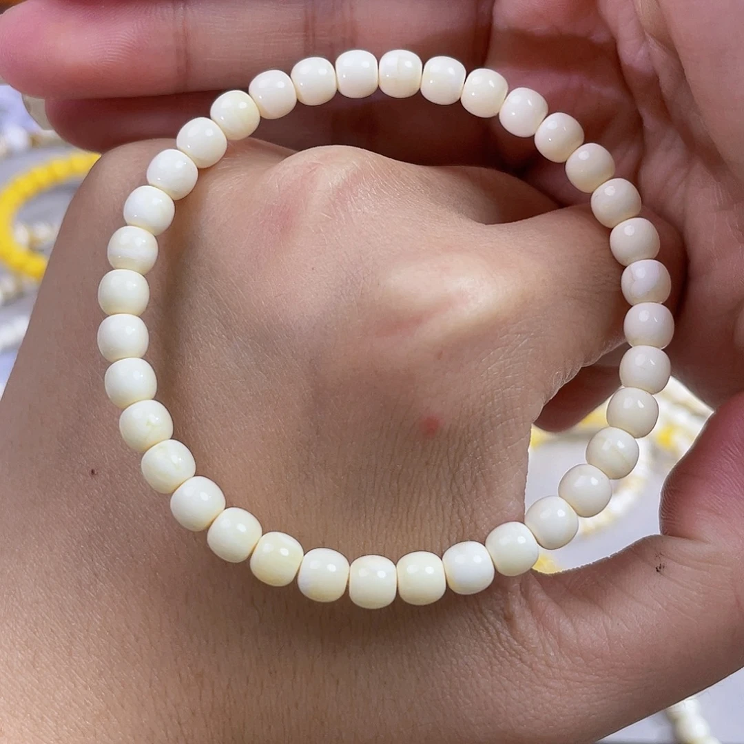 琥珀未镶嵌裸石5.5奶油纯蜡