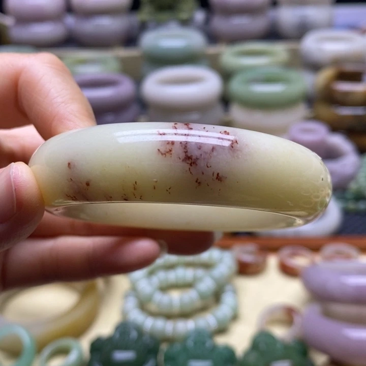 石英质玉未镶嵌手镯
