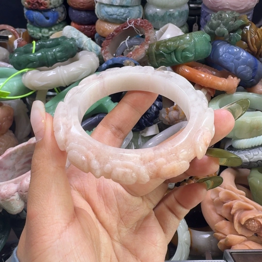 石英质玉（佘太翠）未镶嵌手镯23，55，不退换