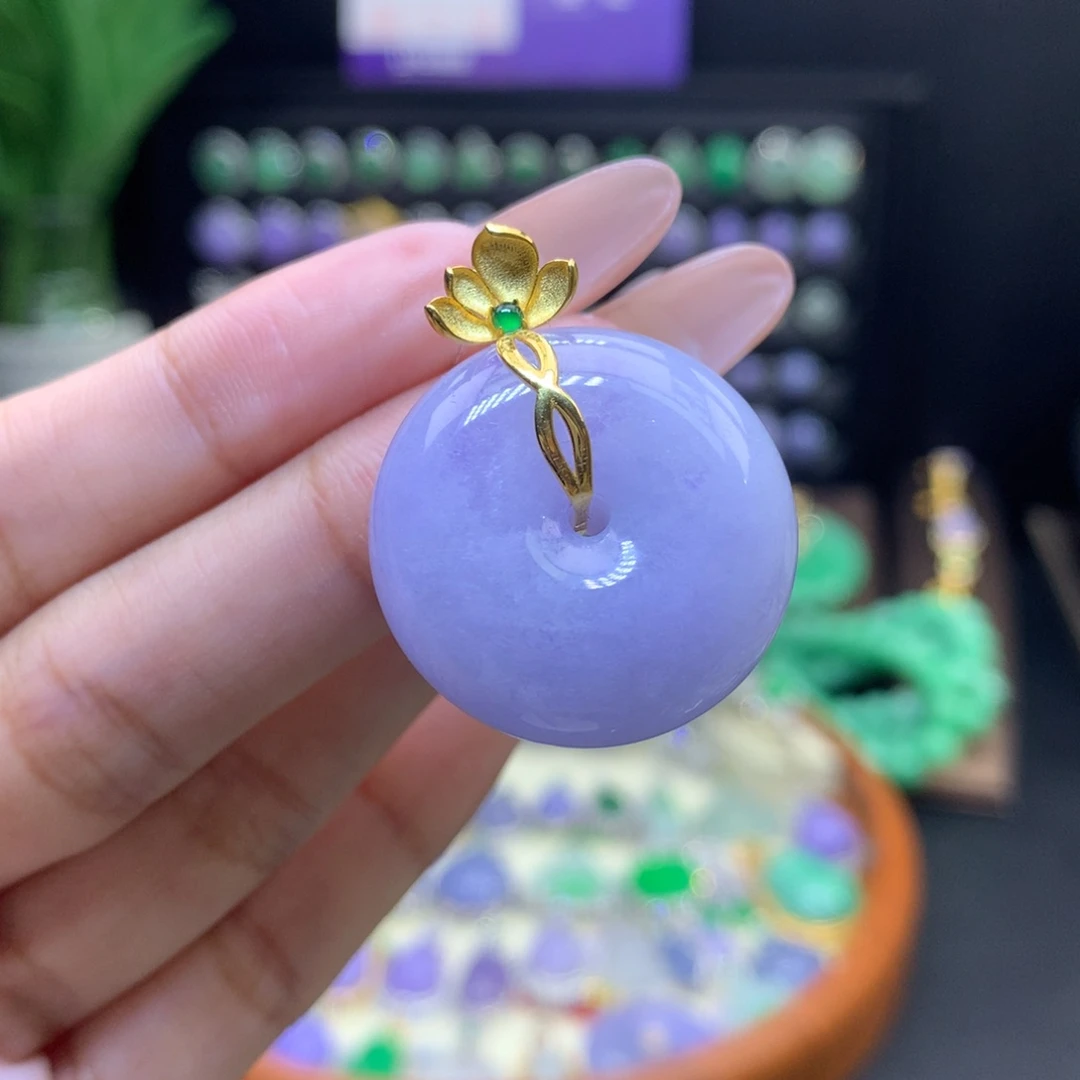 翡翠18K金镶嵌颈饰