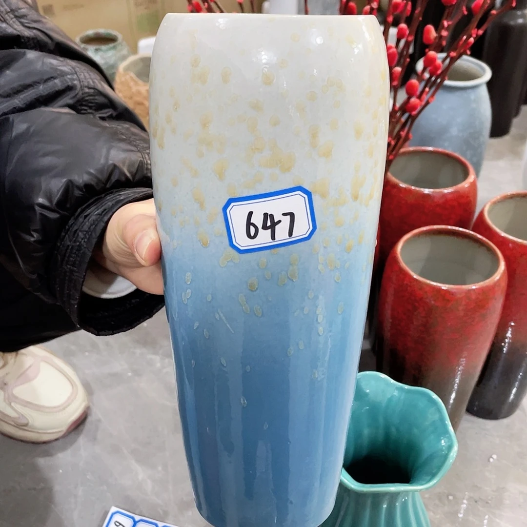 瓶647号复古陶瓷高25厘米微瑕一个