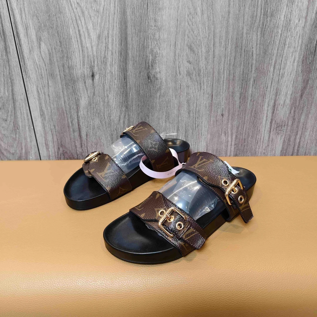未使用 LouisVuitton/路易威登 路易威登老花满印凉鞋/36码/35580