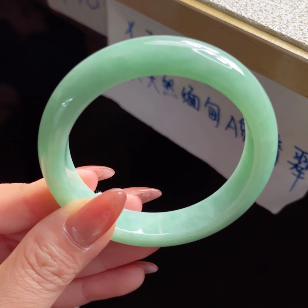 翡翠未镶嵌手镯手镯