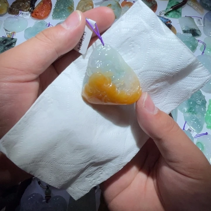 翡翠颈饰未镶嵌天然