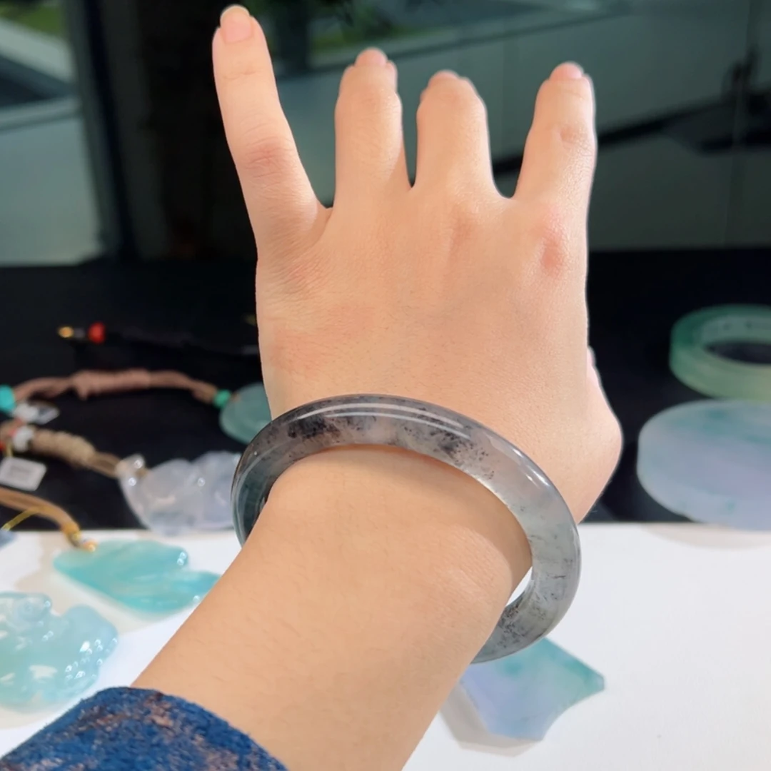 【闪购商品】翡翠手镯未镶嵌圆条56.7 卡10左右