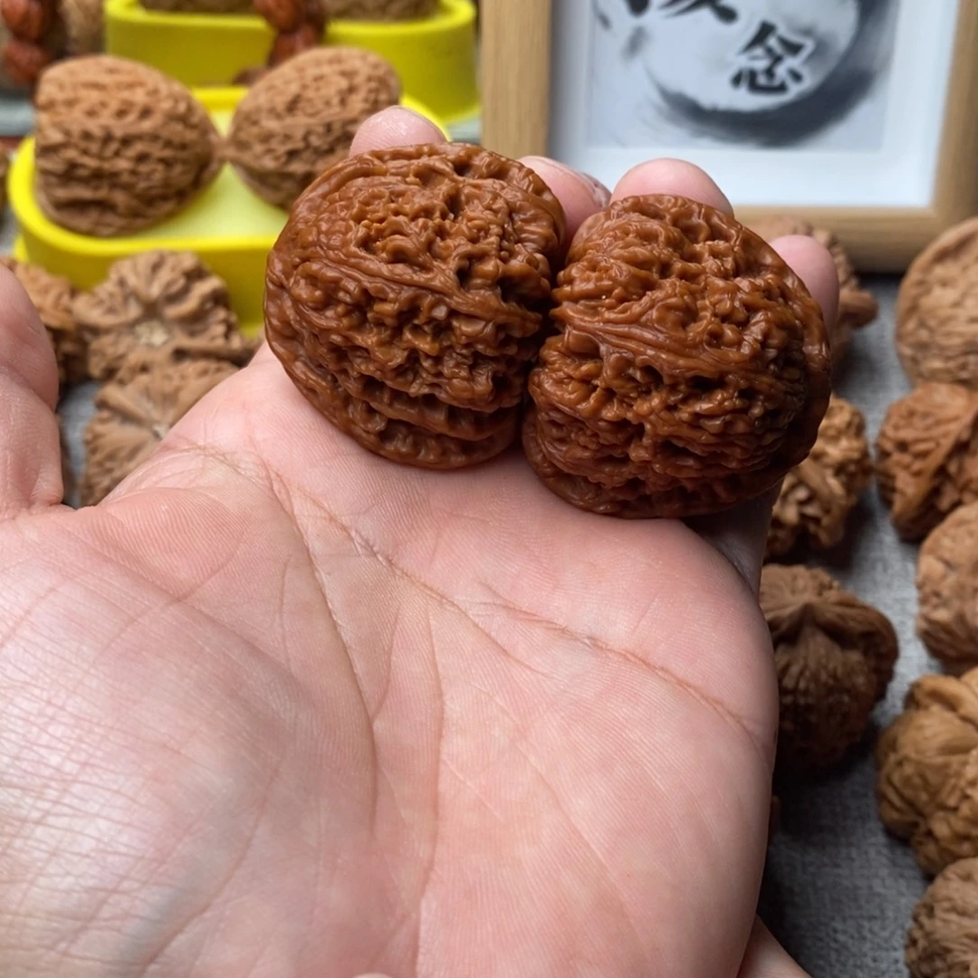 文玩核桃吊坠42球疆