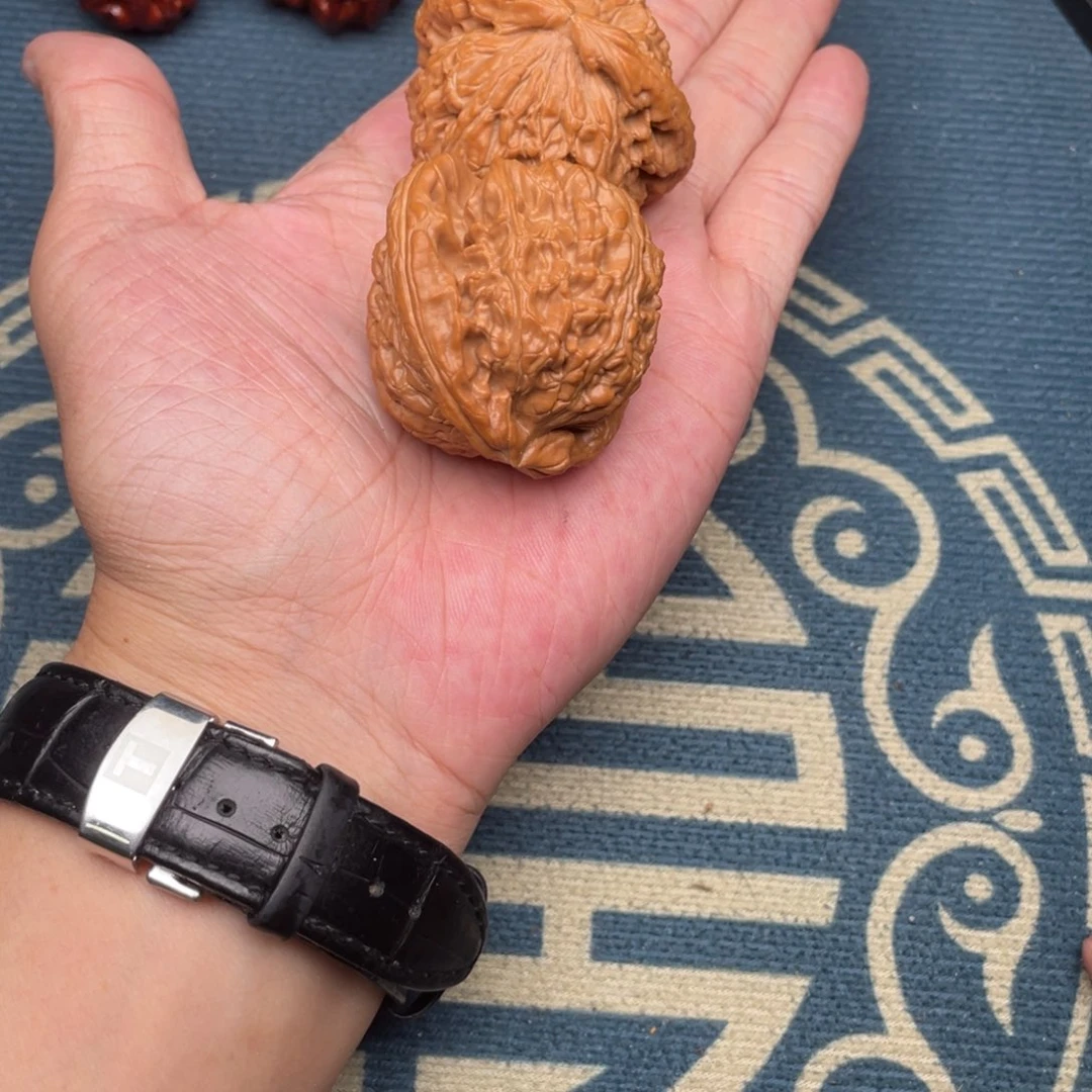 文玩核桃吊坠w**3三角白