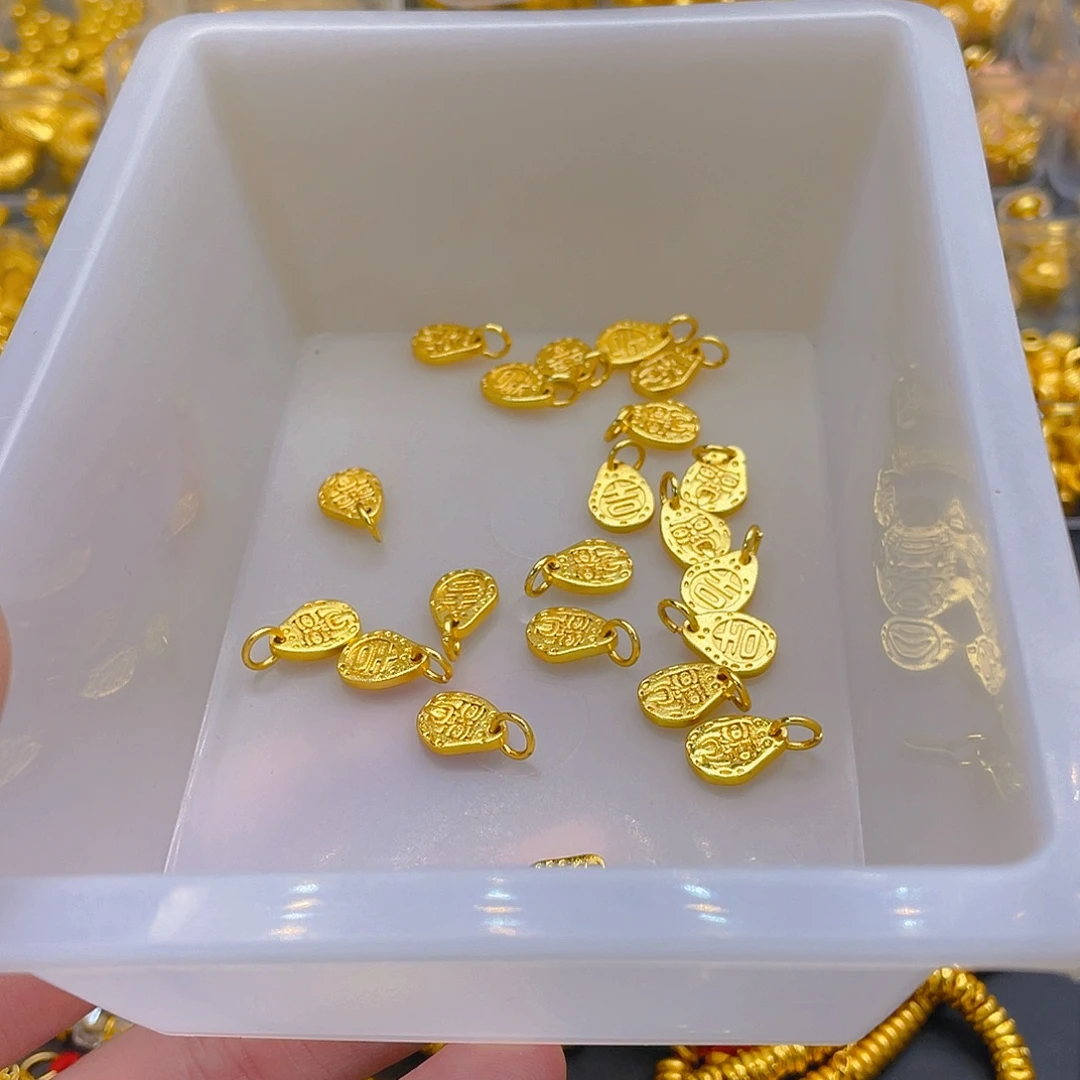 锆石铜合金纯色扎基拉姆吊坠1个