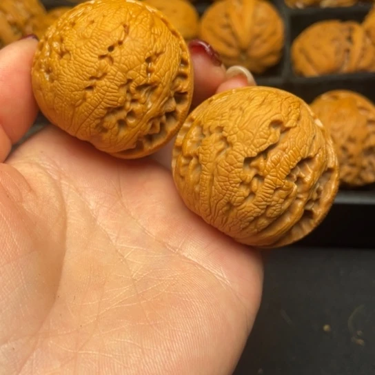 文玩核桃吊坠秦岭野生核桃