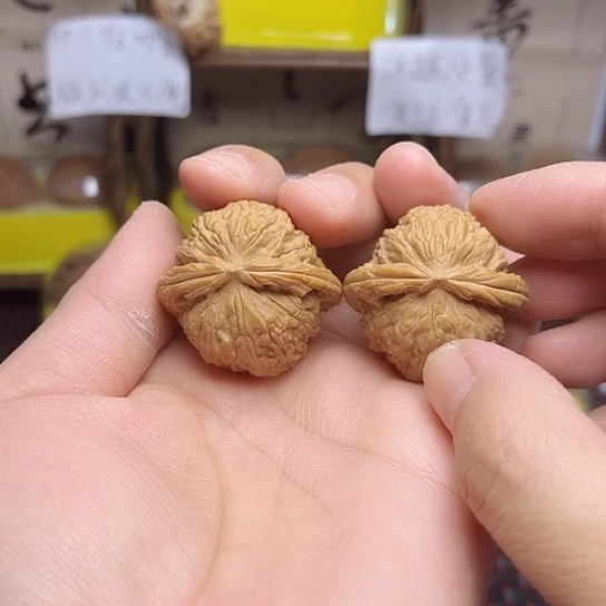 吊坠文玩核桃白狮