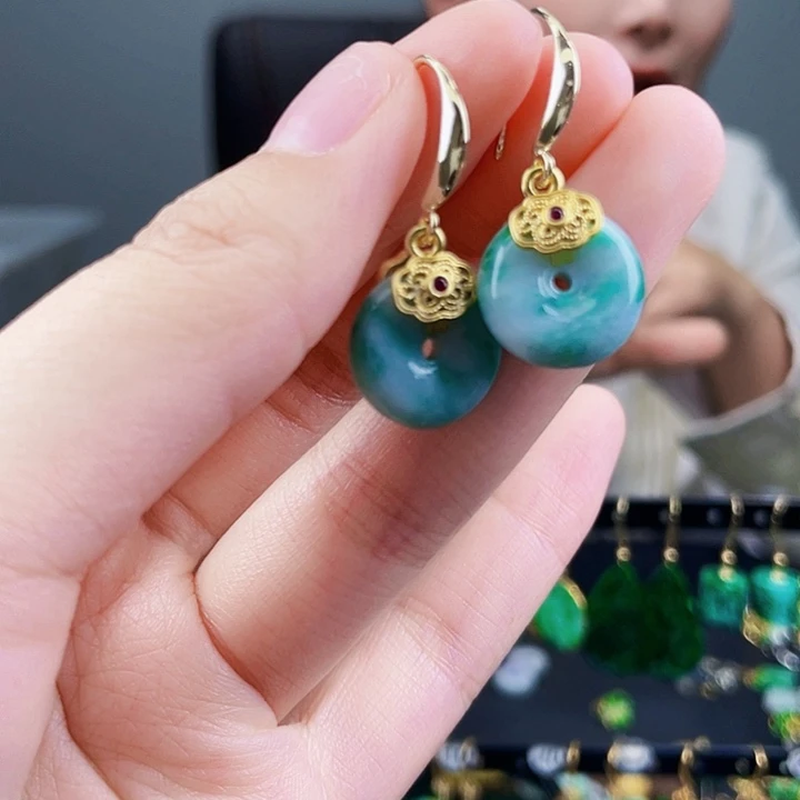 翡翠耳饰未镶嵌饰品