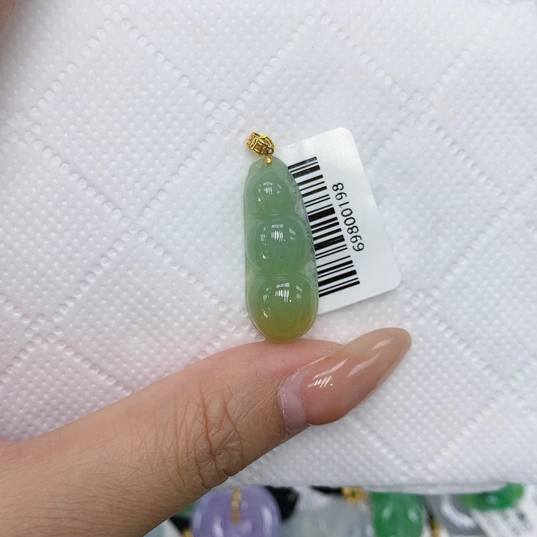 颈饰18K金镶嵌翡翠