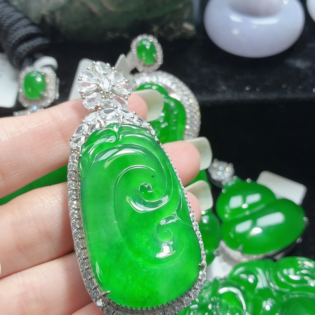 翡翠银S925镶嵌颈饰
