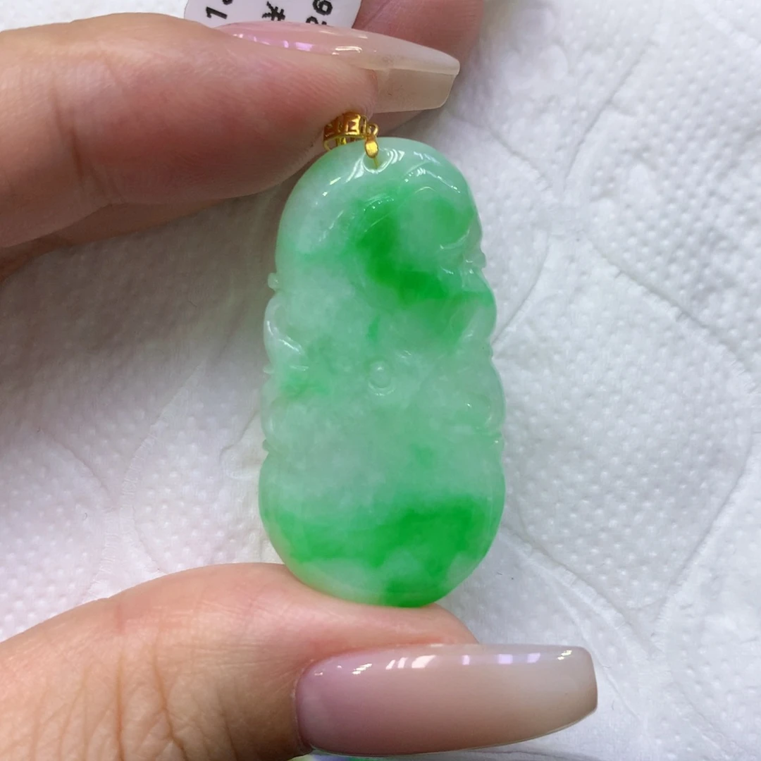 颈饰18K金镶嵌翡翠