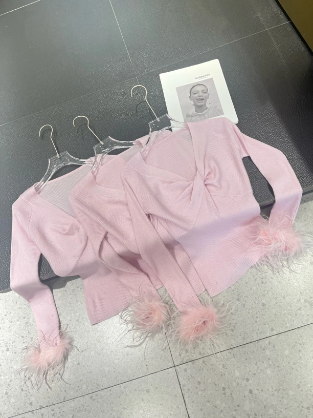 羽毛袖性感羊毛衫