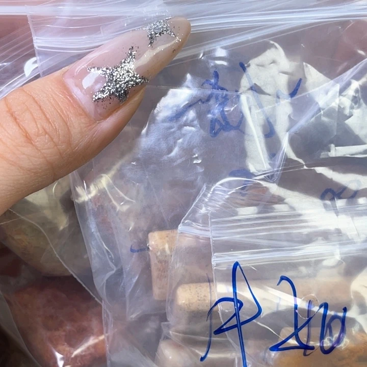 硅化珊瑚（珊瑚玉）珠宝合金一****?