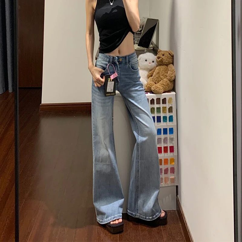 微胖mm美式复古冰蓝色微喇牛仔裤女秋季新款不贴腿低腰垂感直筒裤