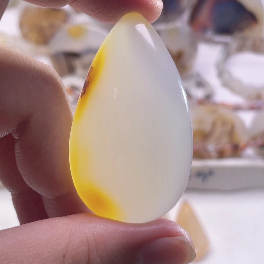 玛瑙/玉髓未镶嵌珠宝奇石