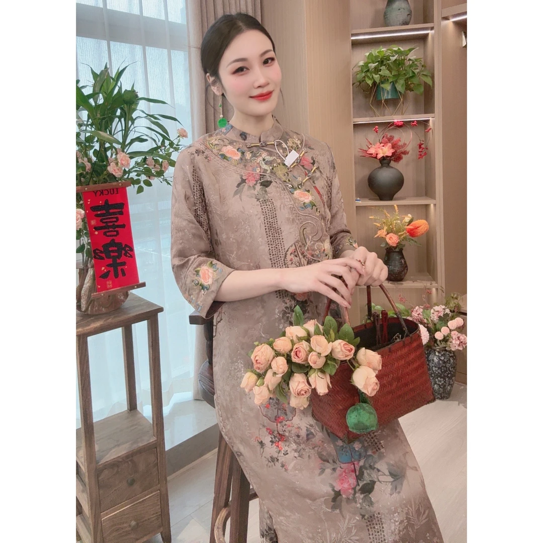 【暗香】2025新款夏季气质新中式国风裙子立领绣花女装七分袖连衣裙