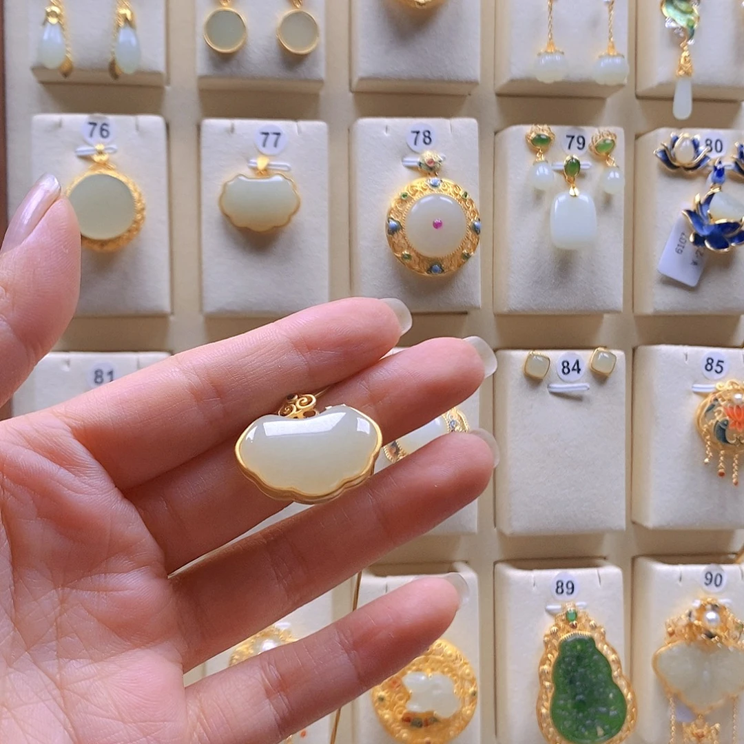 颈饰银S925镶嵌和田玉