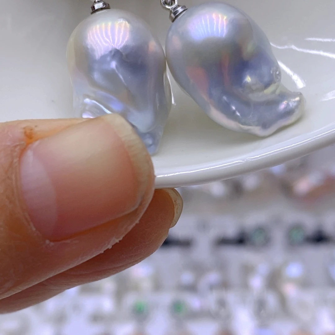 14K金镶嵌淡水珍珠颈饰