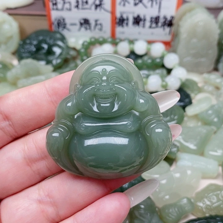 和田玉未镶嵌颈饰玖*