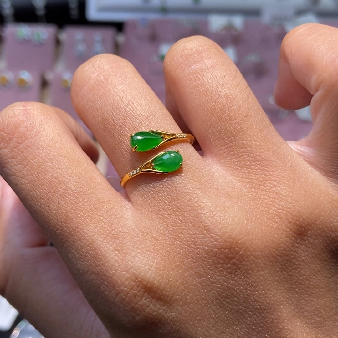 翡翠18K金镶嵌戒指纯天然缅甸翡翠A货戒指